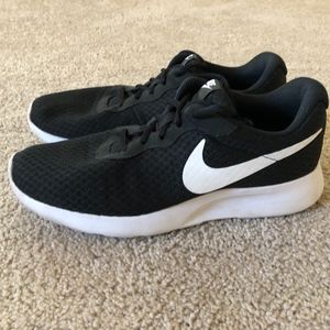 Nike Tennis Shoes